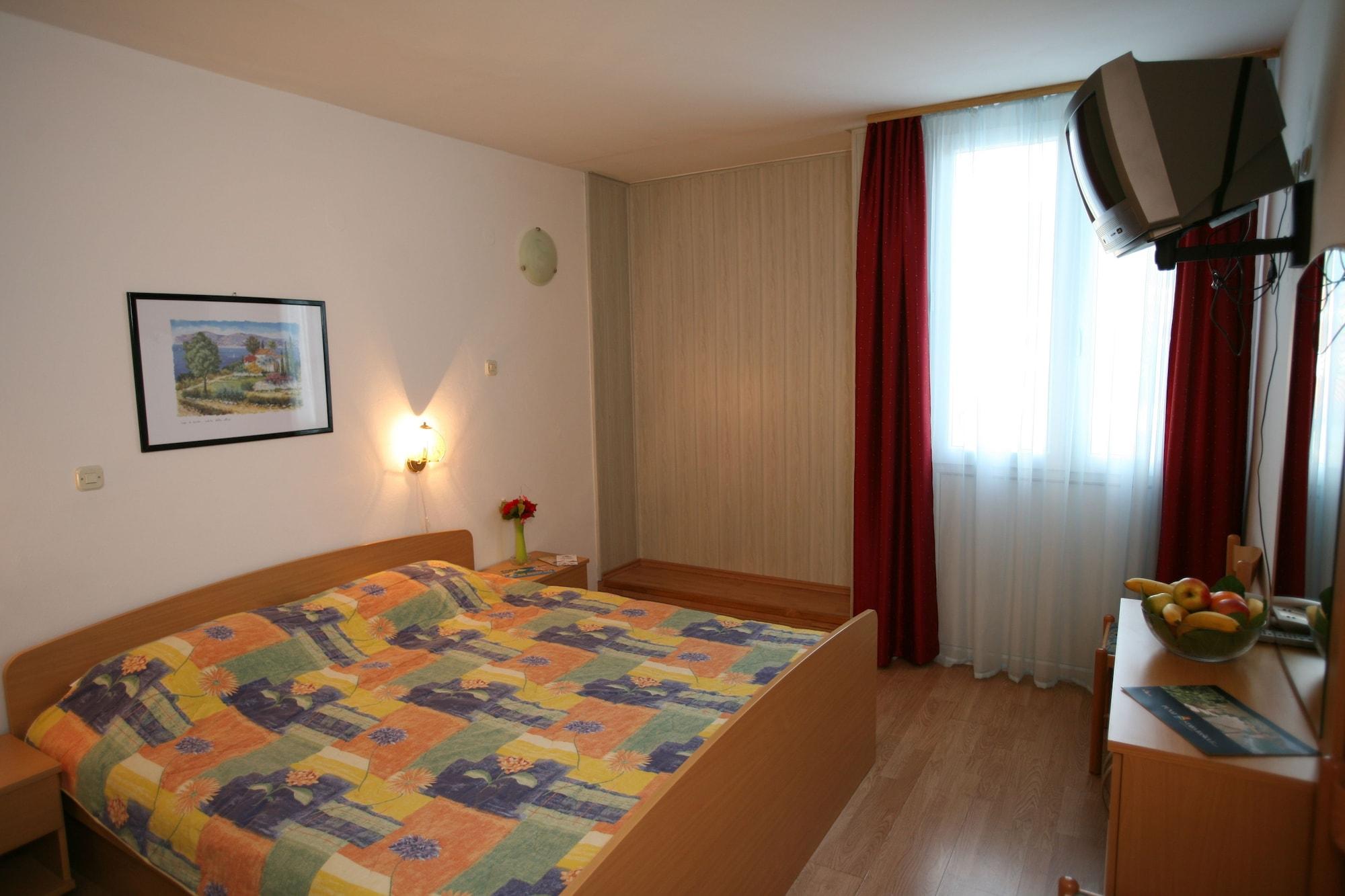 Hotel Omorika Punat Exterior foto